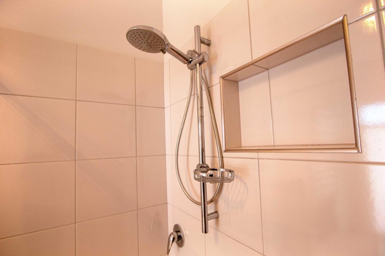 Coorong Island Retreat - Farm Stay At Pet Friendly Property Meningie Esterno foto