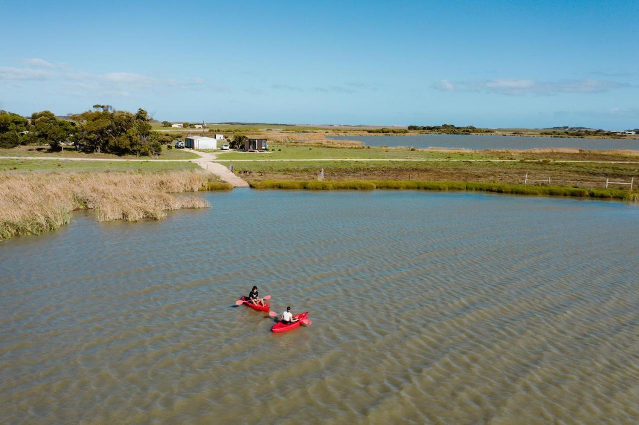 Coorong Island Retreat - Farm Stay At Pet Friendly Property Meningie Esterno foto