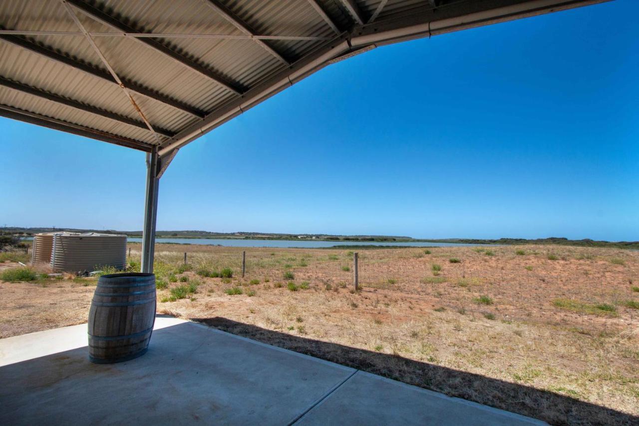 Coorong Island Retreat - Farm Stay At Pet Friendly Property Meningie Esterno foto